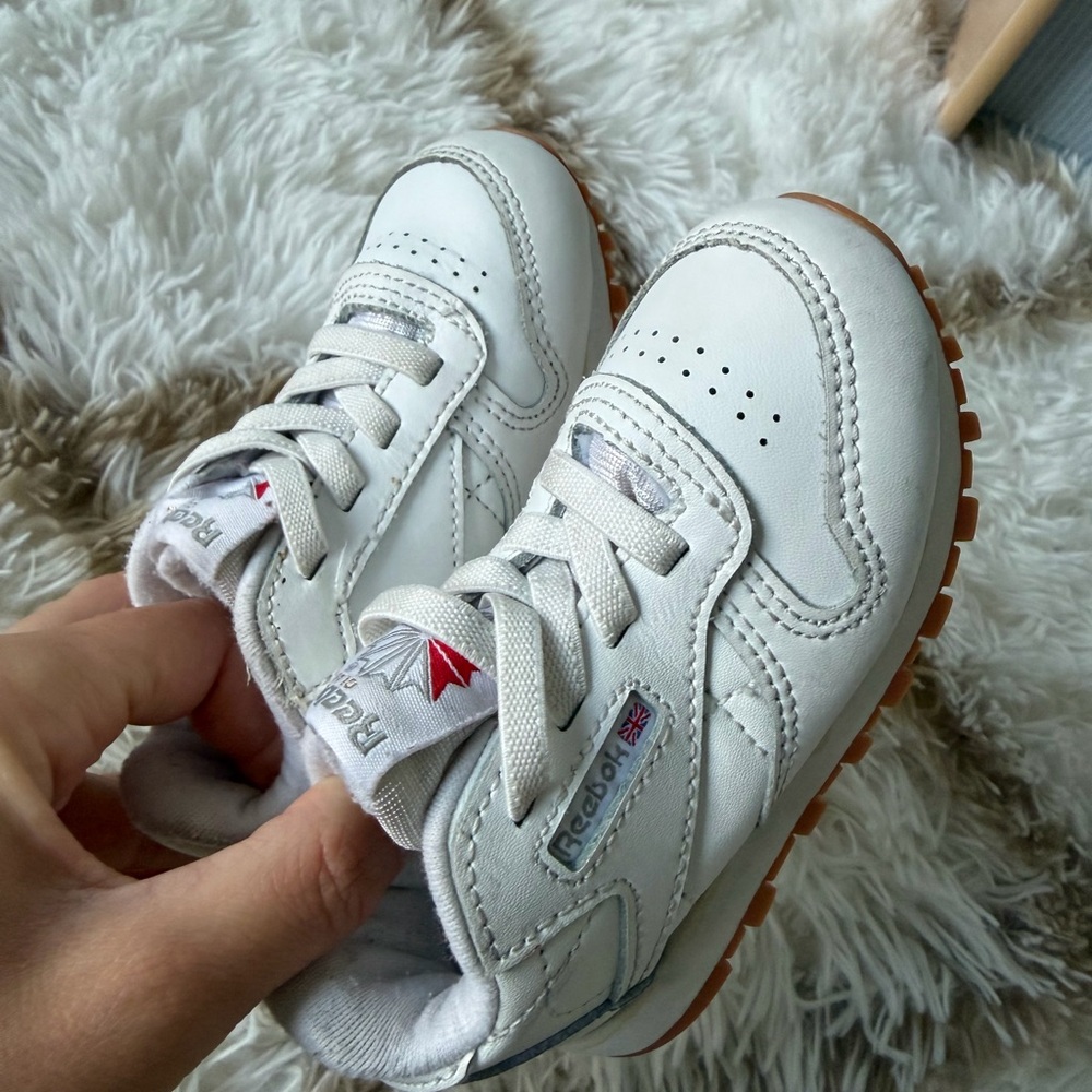Reebok White Kids Classic Leather Sneakers with Gum Sole